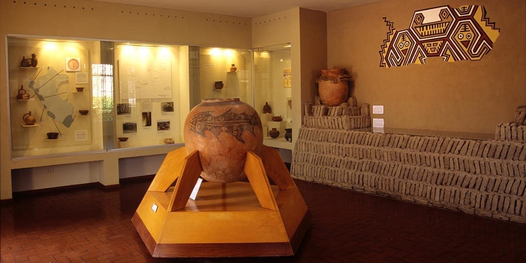 Huaca Pucllana museum, lim city tour