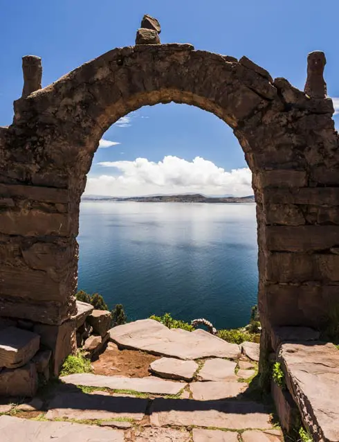 inca-ruins-lake-titicaca